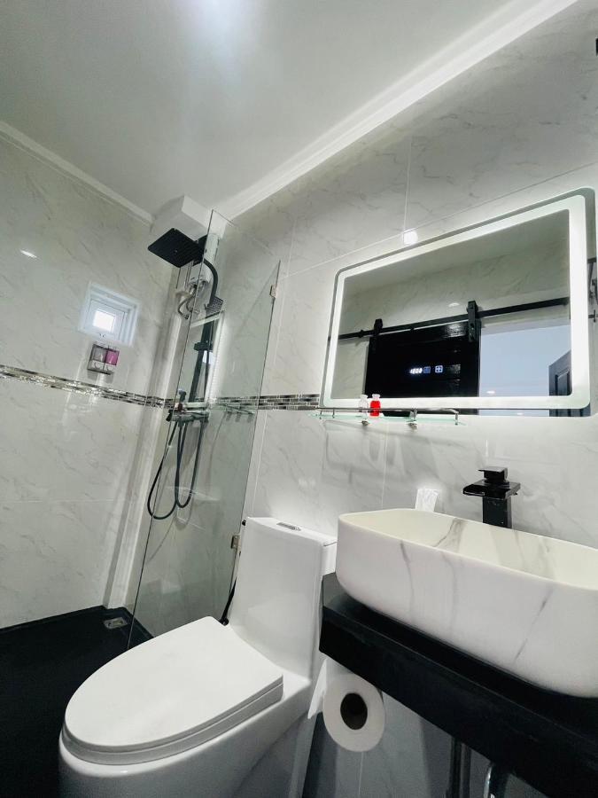 Thonglor Suites Hotel Bangkok Exterior photo