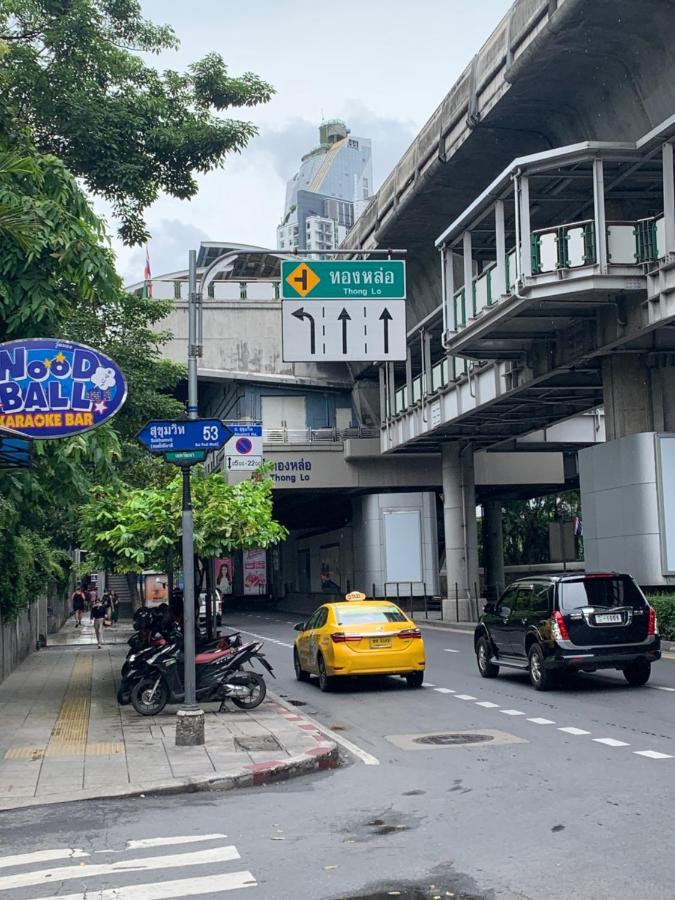 Thonglor Suites Hotel Bangkok Exterior photo