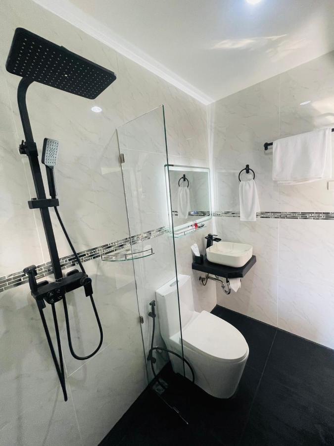 Thonglor Suites Hotel Bangkok Exterior photo