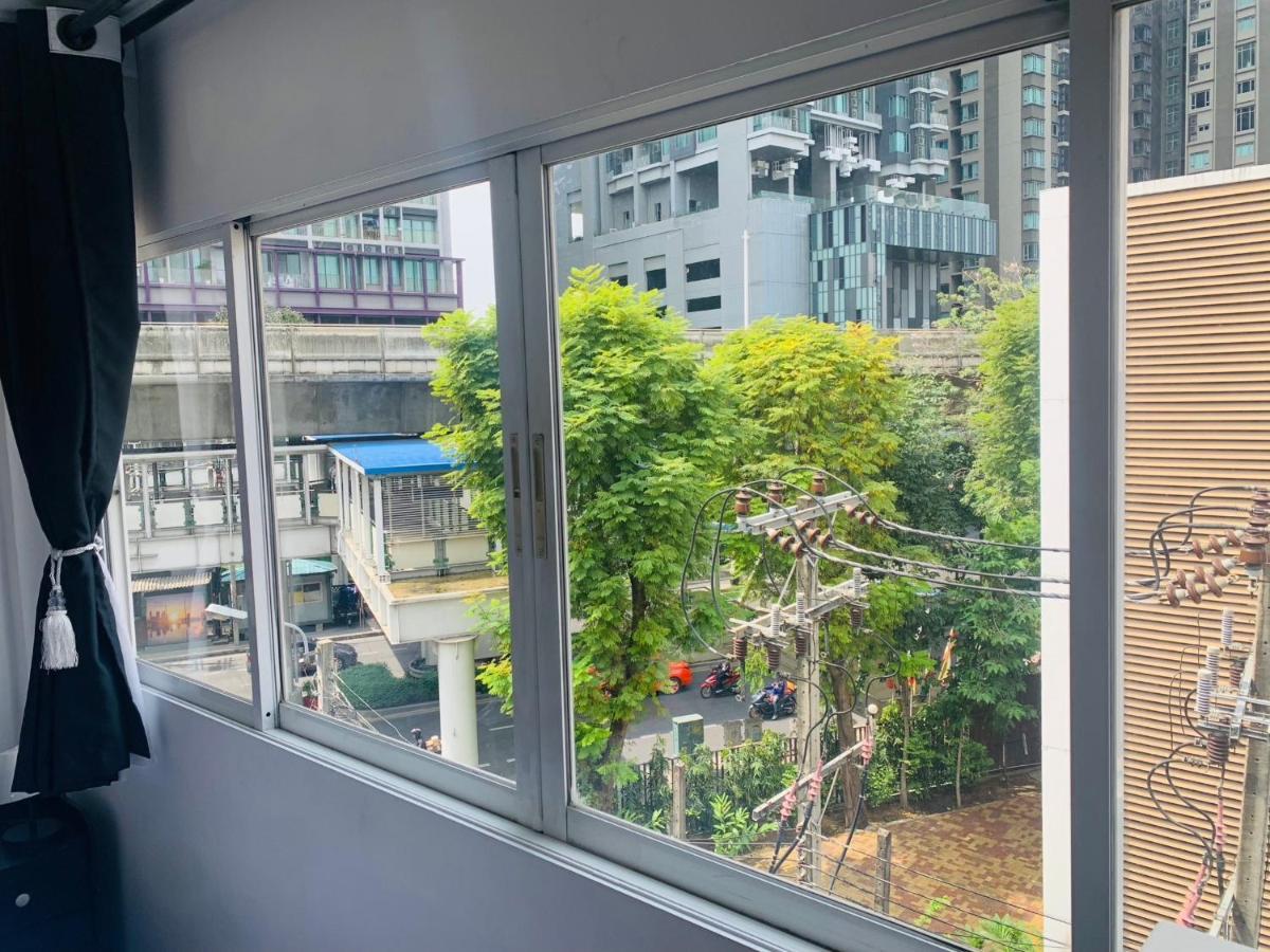 Thonglor Suites Hotel Bangkok Exterior photo