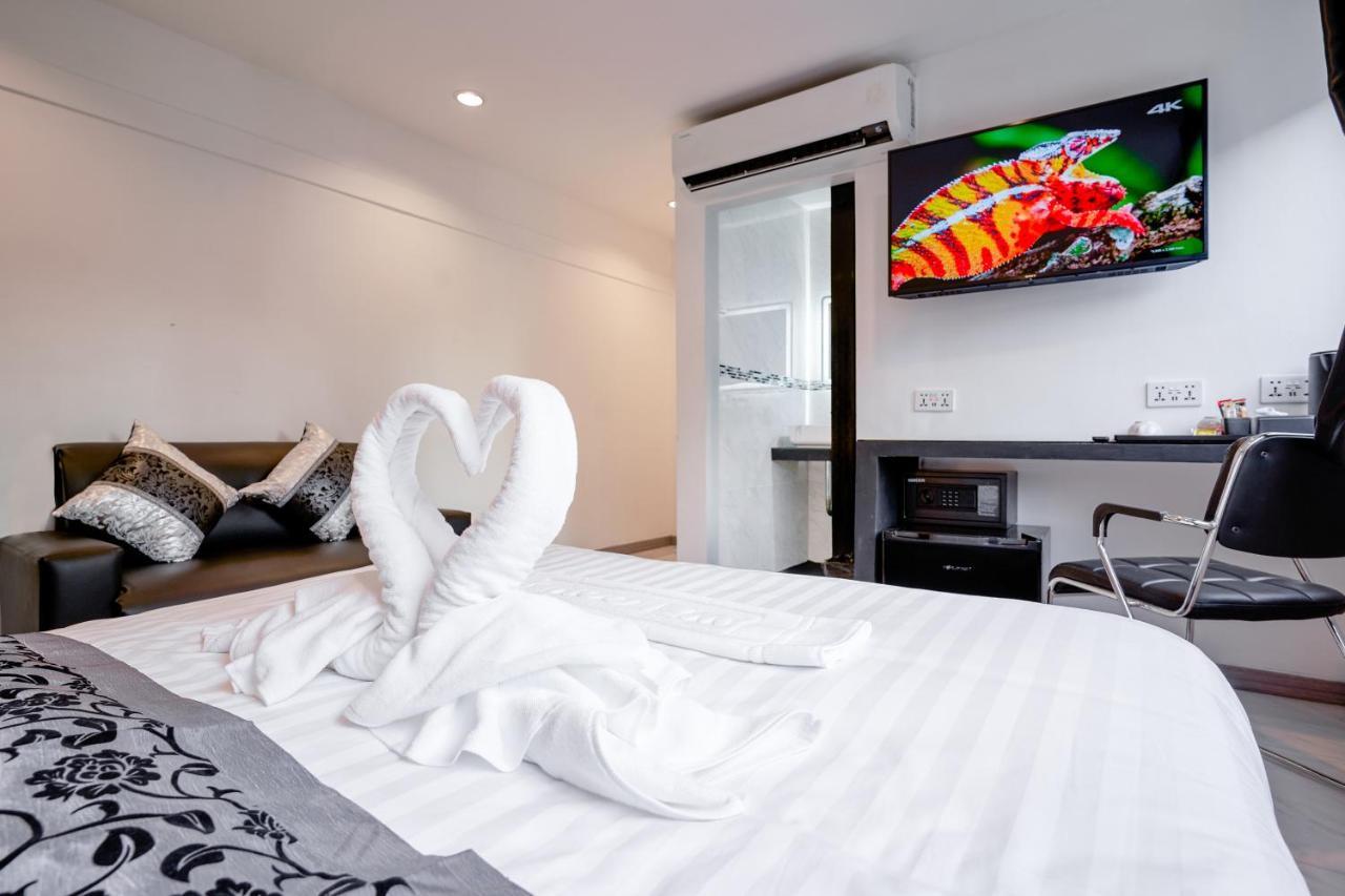 Thonglor Suites Hotel Bangkok Exterior photo