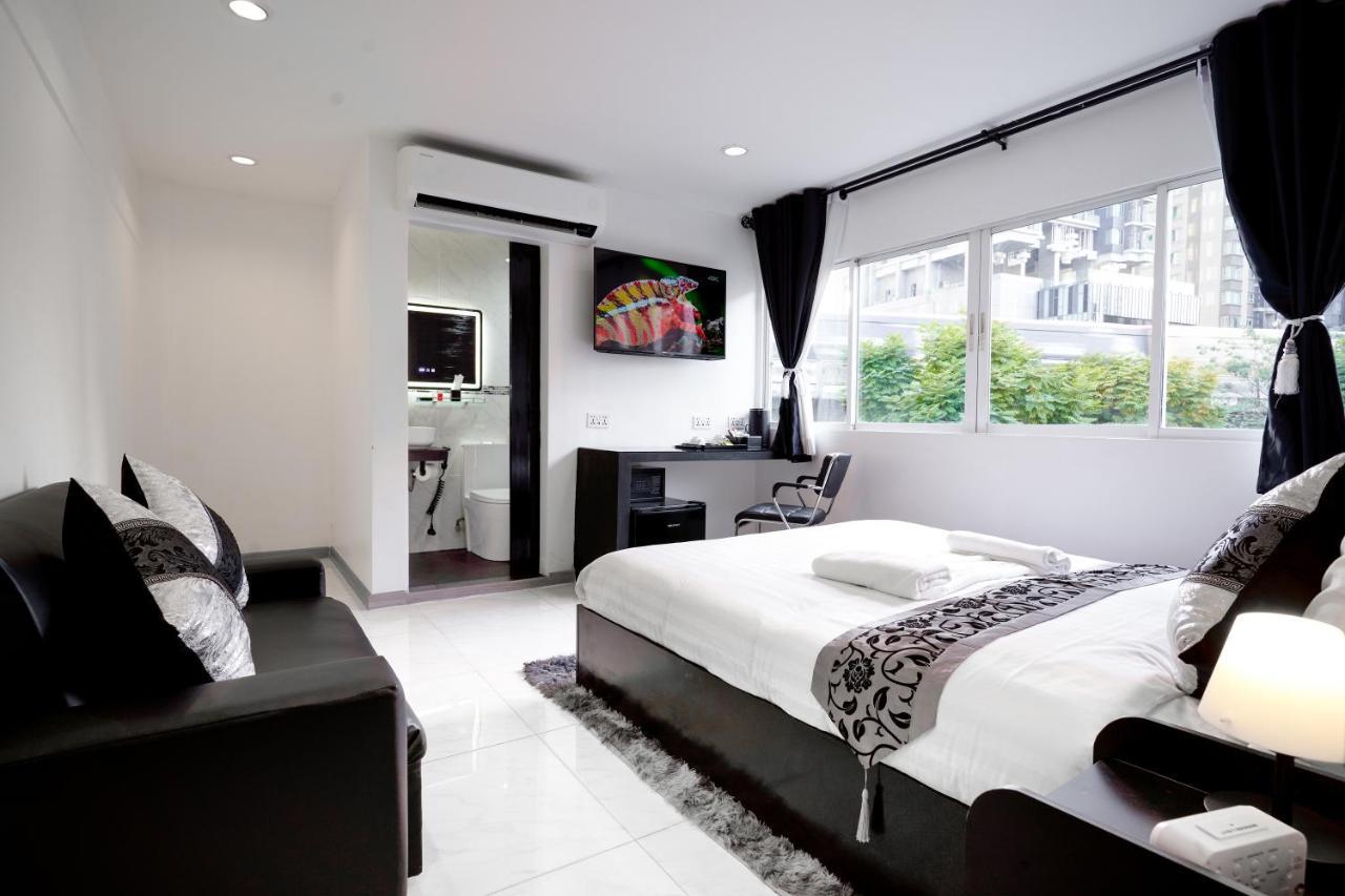 Thonglor Suites Hotel Bangkok Exterior photo